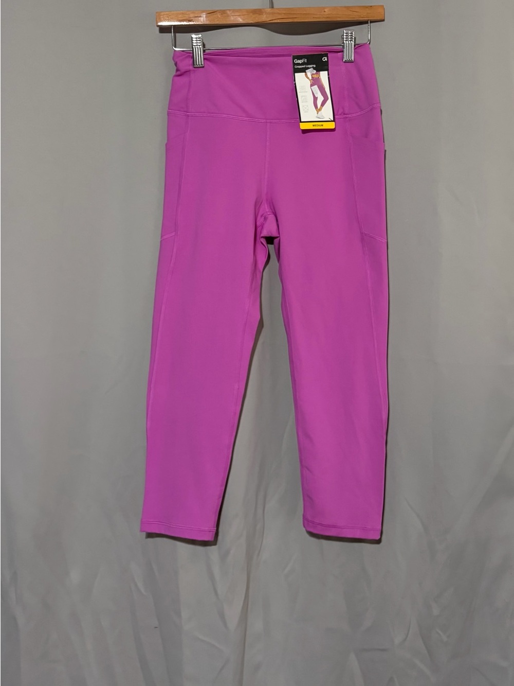 Gap Cropped Leggings in Pink